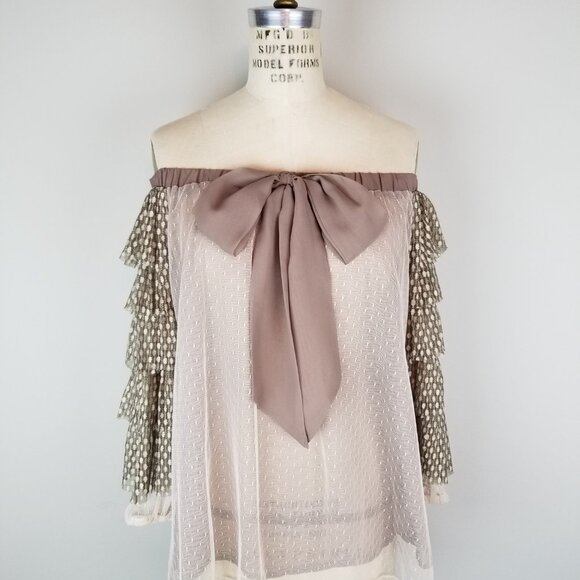Ryu Off the Shoulder Swiss Dot Ruffled Sleeve Blouse with Large Bow * Small - Picture 2 of 10